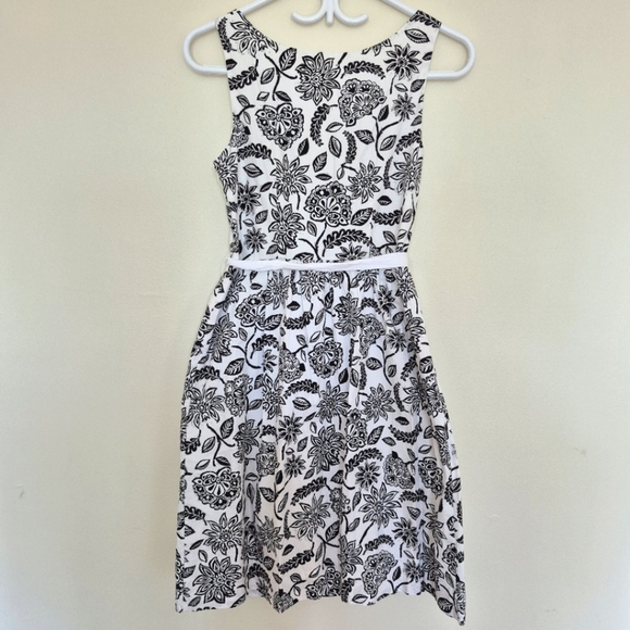 Garnet Hill Black & White Floral Cotton Dress – Size 2 - Picture 5 of 5